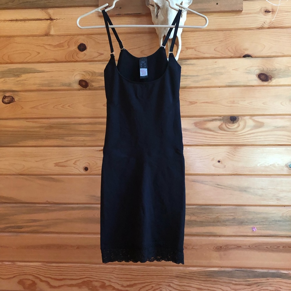 Slimming combidress with lace body shaper